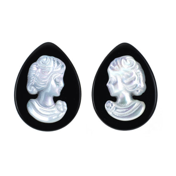 New K18YG onyx shell earrings pair shape 