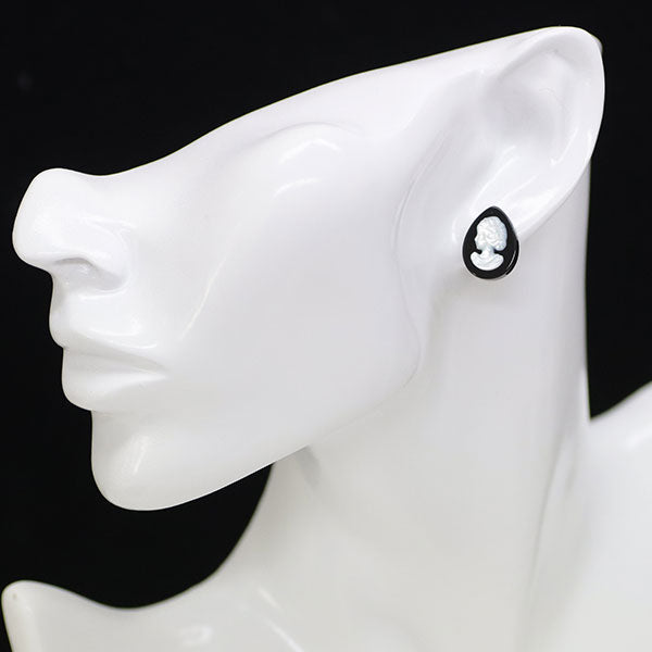 New K18YG onyx shell earrings pair shape 