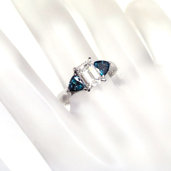 Pt900 ダイヤモンド トリリアント アレキサンドライト リング 1.117ct AL0.86ct