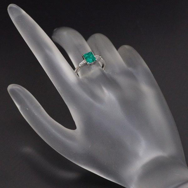 Pt900 Colombian (F1) emerald diamond ring 0.94ct D0.15ct 