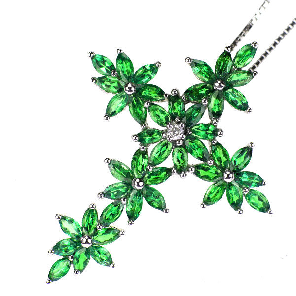 K18WG Green Garnet Diamond Pendant Necklace 3.73ct D0.03ct Cross Flower 