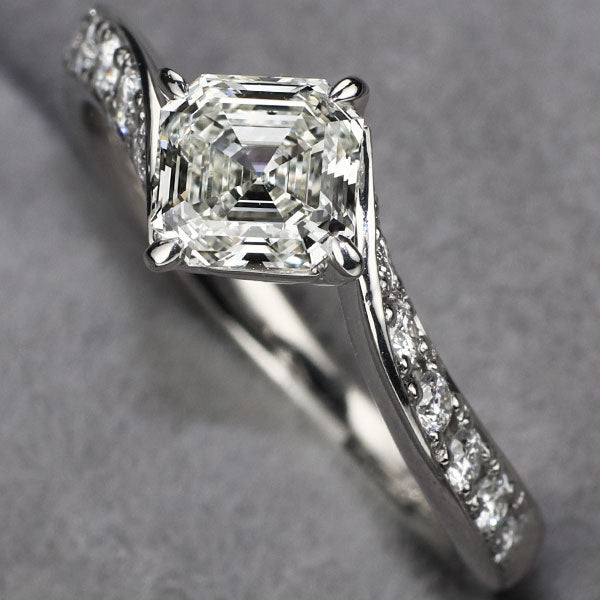 ロイヤルアッシャー Pt950 ロイヤルアッシャーカット ダイヤモンド リング 0.739ct H VS1 D0.24ct シグニチャーカットコレクション
