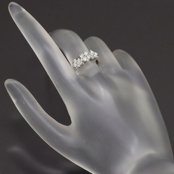 Pt950 ダイヤモンド リング 0.65ct フラワー