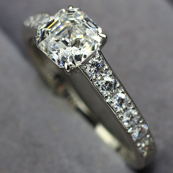 ロイヤルアッシャー Pt950 正規ロイヤルアッシャーカットダイヤモンド リング 1.085ct F VS2 D0.25ct