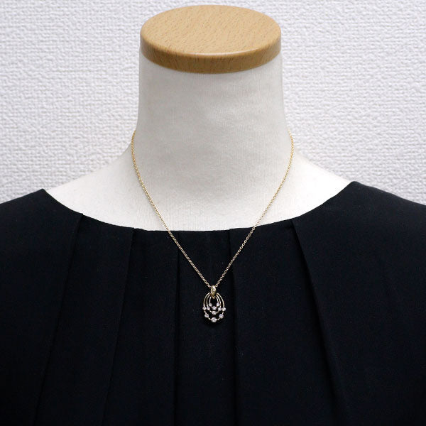 Queen K18YG diamond pendant necklace 